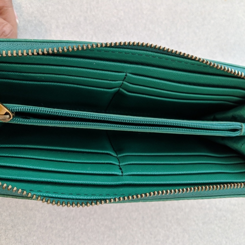 Fossil Wallet - Picture 2 of 4